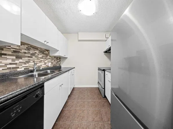 718 S 12th Ave SW #305, Calgary, AB T2R 0H7