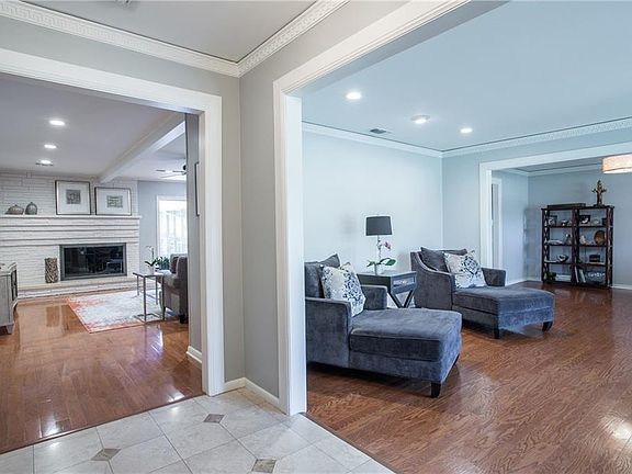 5th image of 13760 Sprucewood Dr