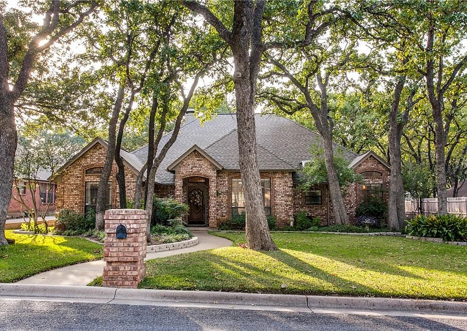 1st image of 7825 Aubrey Ln