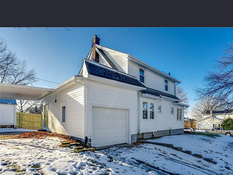 1835 Thornapple Ave — Photo 24