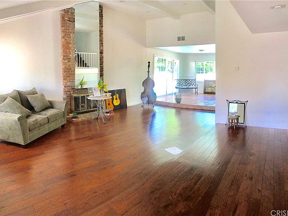3rd image of 6320 Yarmouth Ave