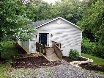 2nd image of 904 High St
