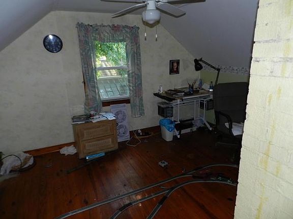 3rd image of 178 Van Tassell Ave
