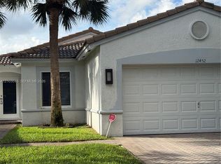 12452 SW 45th Dr, Hollywood, FL 33027