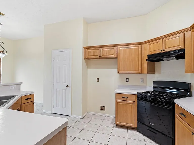 21107 Stoney Haven Dr — Photo 13