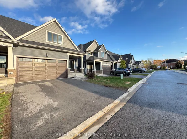 4311 Mann St #46, Niagara Falls, ON L2G 0E7