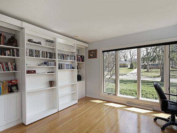 2nd image of 3178 Summit Ave