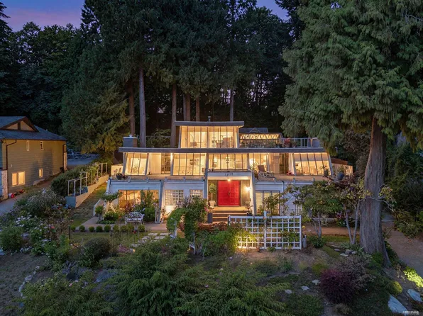 1315 Tyrol Rd, West Vancouver, BC V7S 2L5