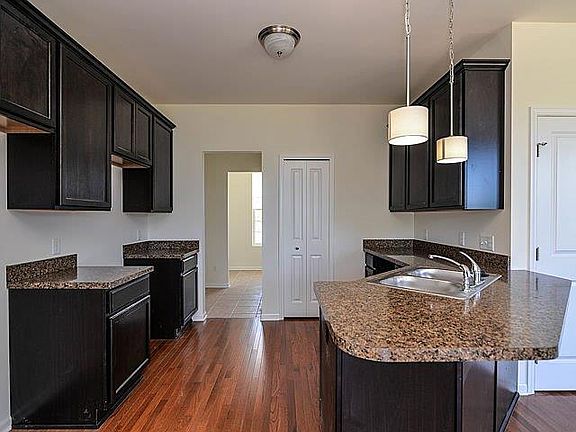 4th image of 11329 Pinnacle Dr #35