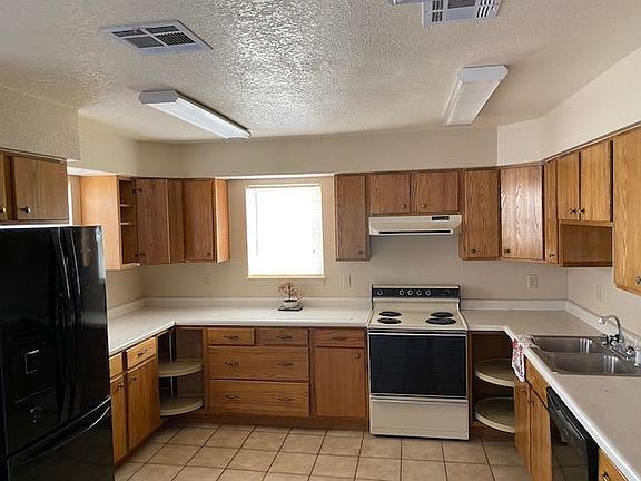 4th image of 2687 Cheyenne Dr