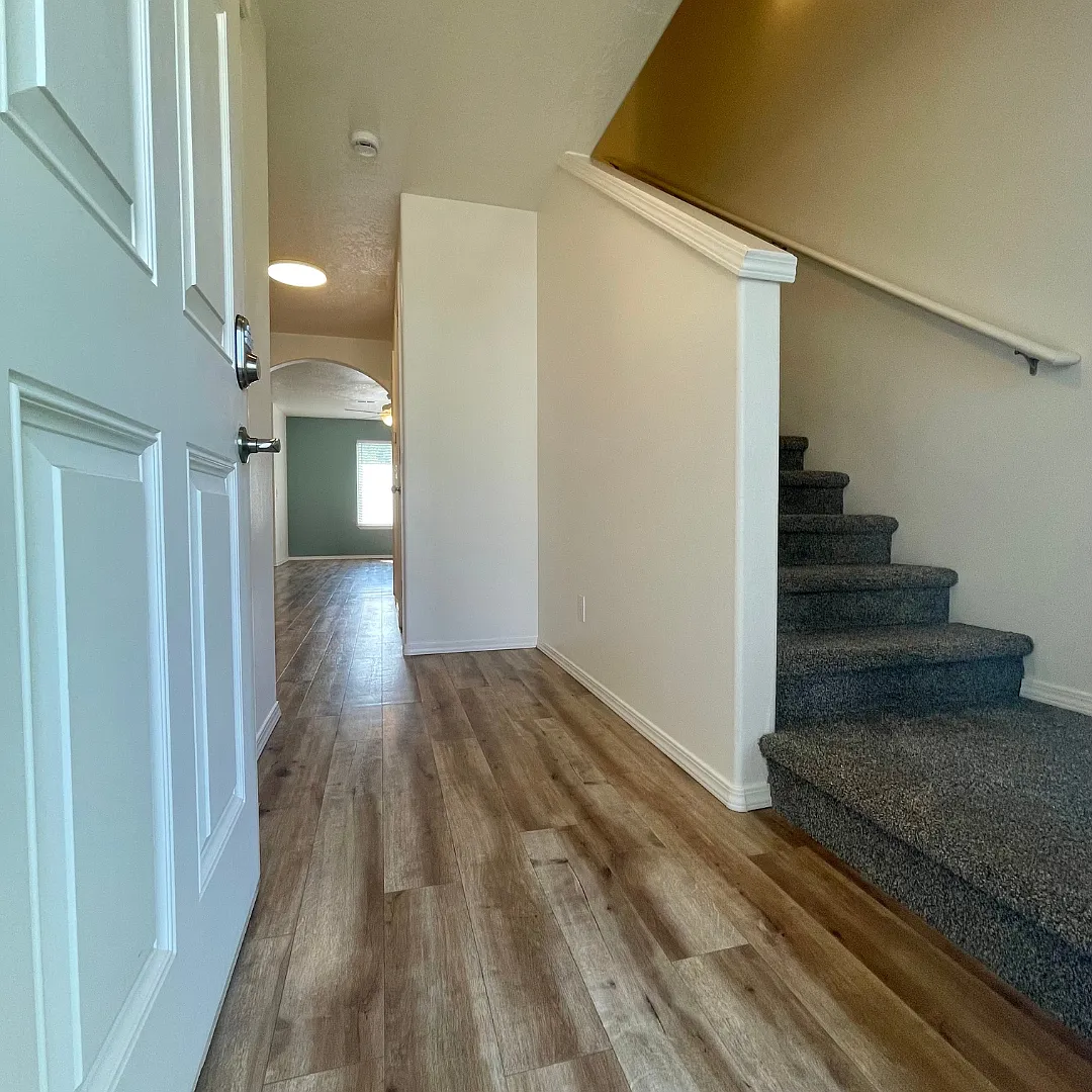 3 bed, 2.5 bath, 1219 sqft, $1,850 — Photo 4