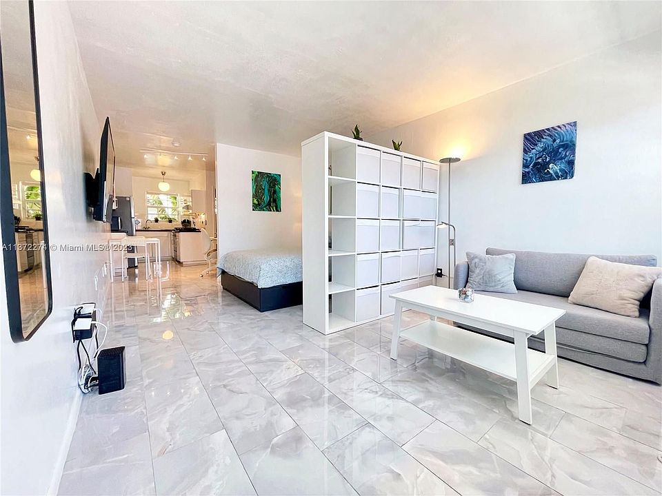1st image of 901 10th St APT 12
