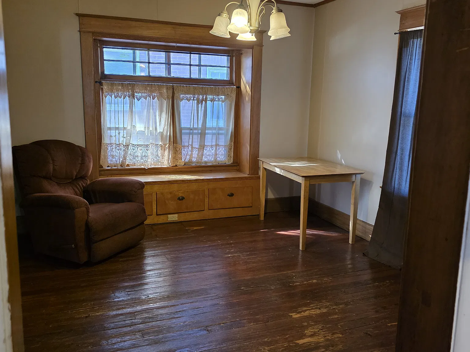 4 bed, 1879 sqft, $1,100 — Photo 3