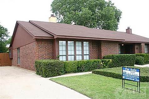 1st image of 2429 Oakmont Dr