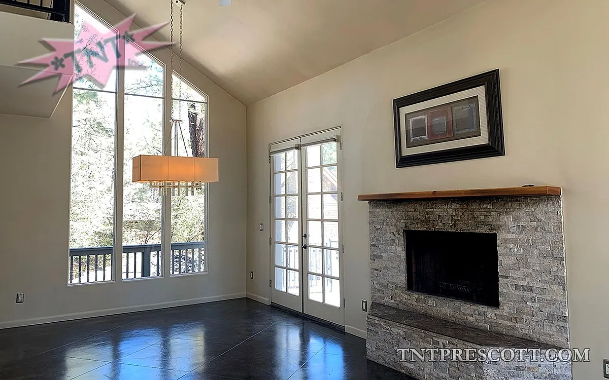 Building Photo - 732 Seri Dr