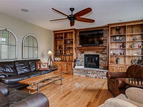 3rd image of 807 Westminster Ln