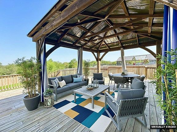 4th image of 13410 Mussel Run