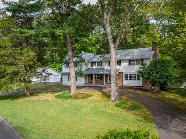 20 Maymont Lane, Trumbull, CT 06611