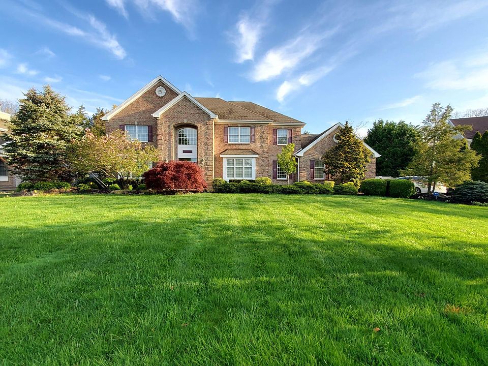 1st image of 1240 Steeplechase Ct