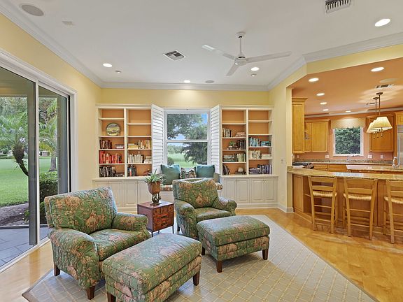 5th image of 5 Country Rd #A