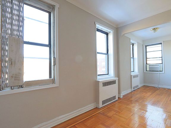 3rd image of 2775 E 16th St APT 6n