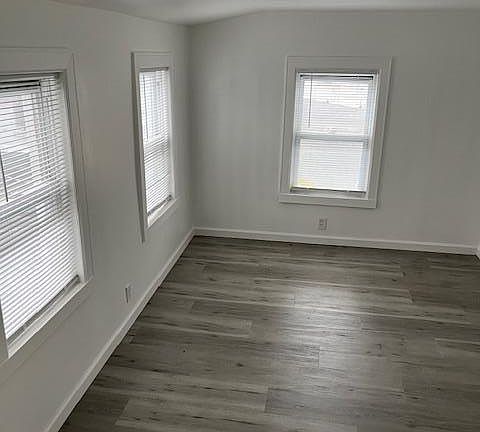 4th image of 220 Cattell St