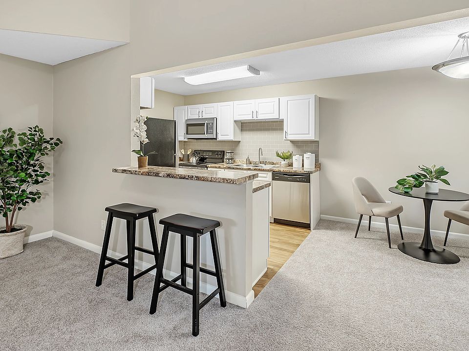 Elevate your gatherings with effortlessly stylish breakfast bars, perfect for seamless entertainment and extra seating options.