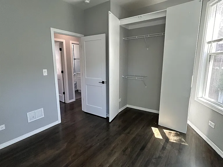 3673 N Elston Ave #2R — Photo 8
