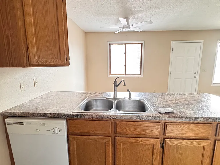 4002 Lakeview Dr #1 — Photo 12