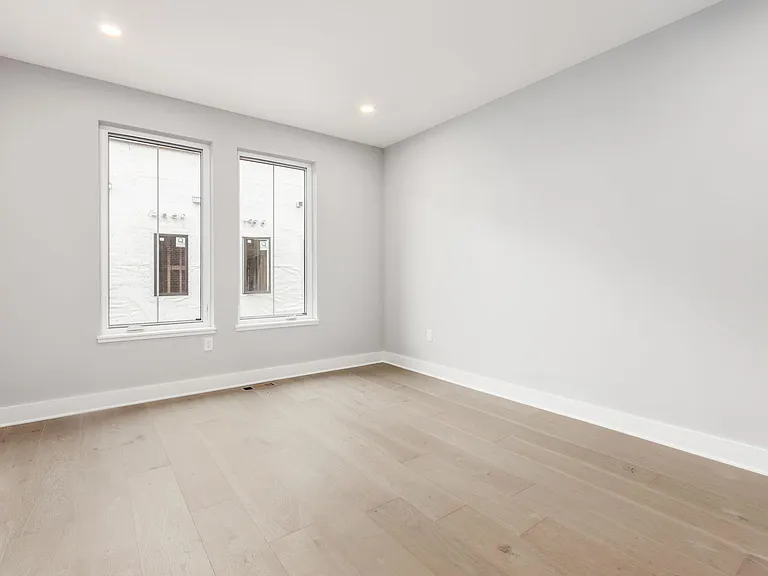 1247 Perry St — Photo 24
