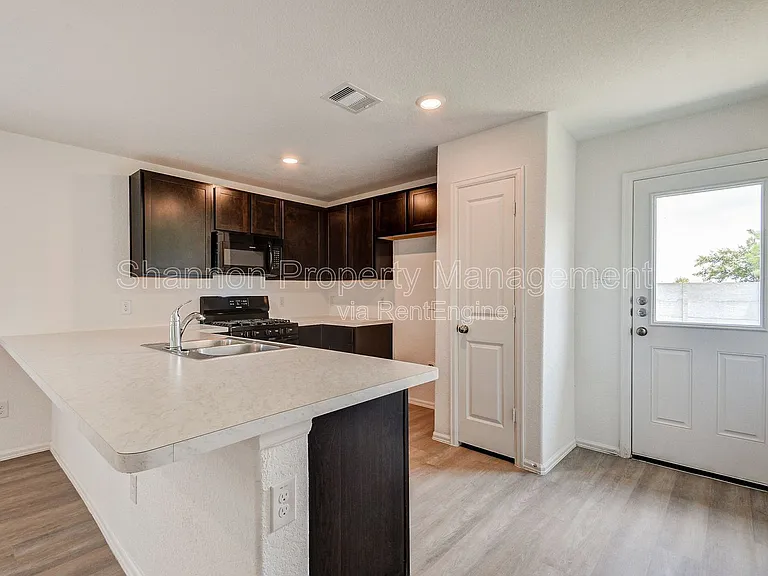 26735 Wilderye Cove Ln — Photo 6