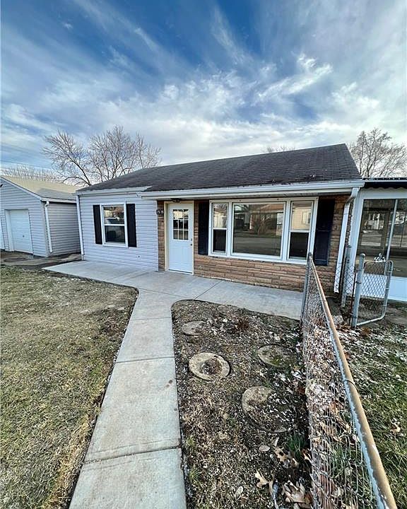 1st image of 2520 Kildare Ave