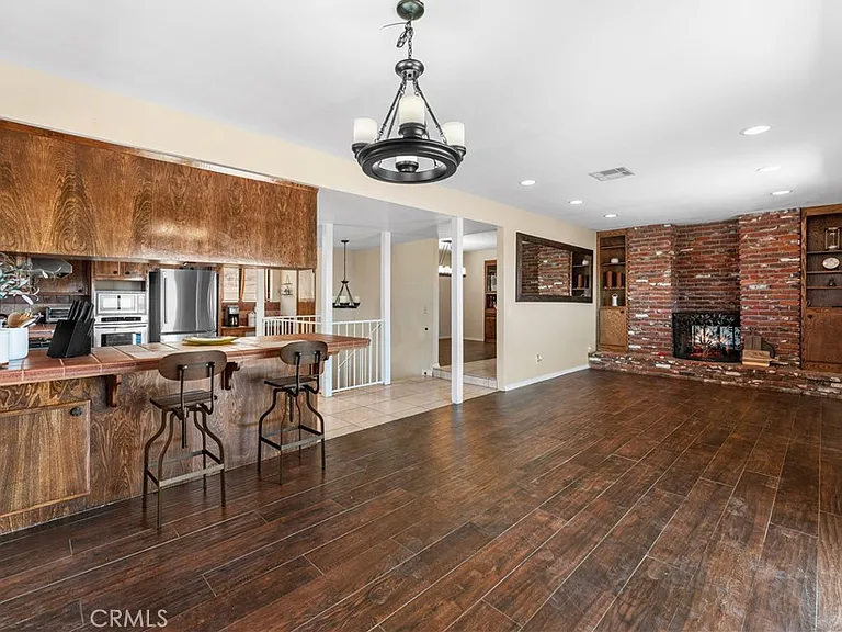 1055 Lakeview Dr — Photo 24