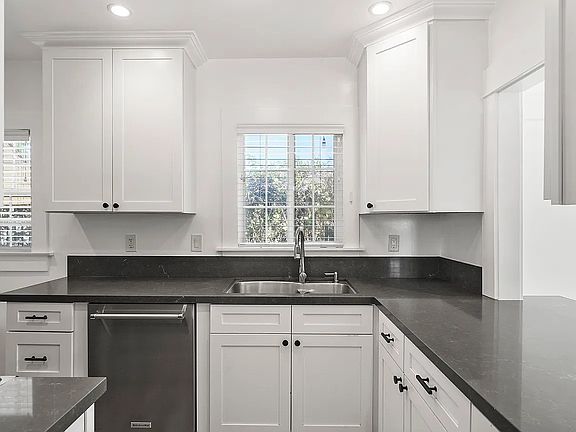 5th image of 4360 Meade Ave