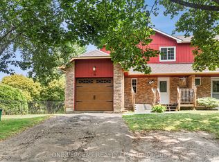 11 Beecroft Ct, Whitby, ON L1P1C7