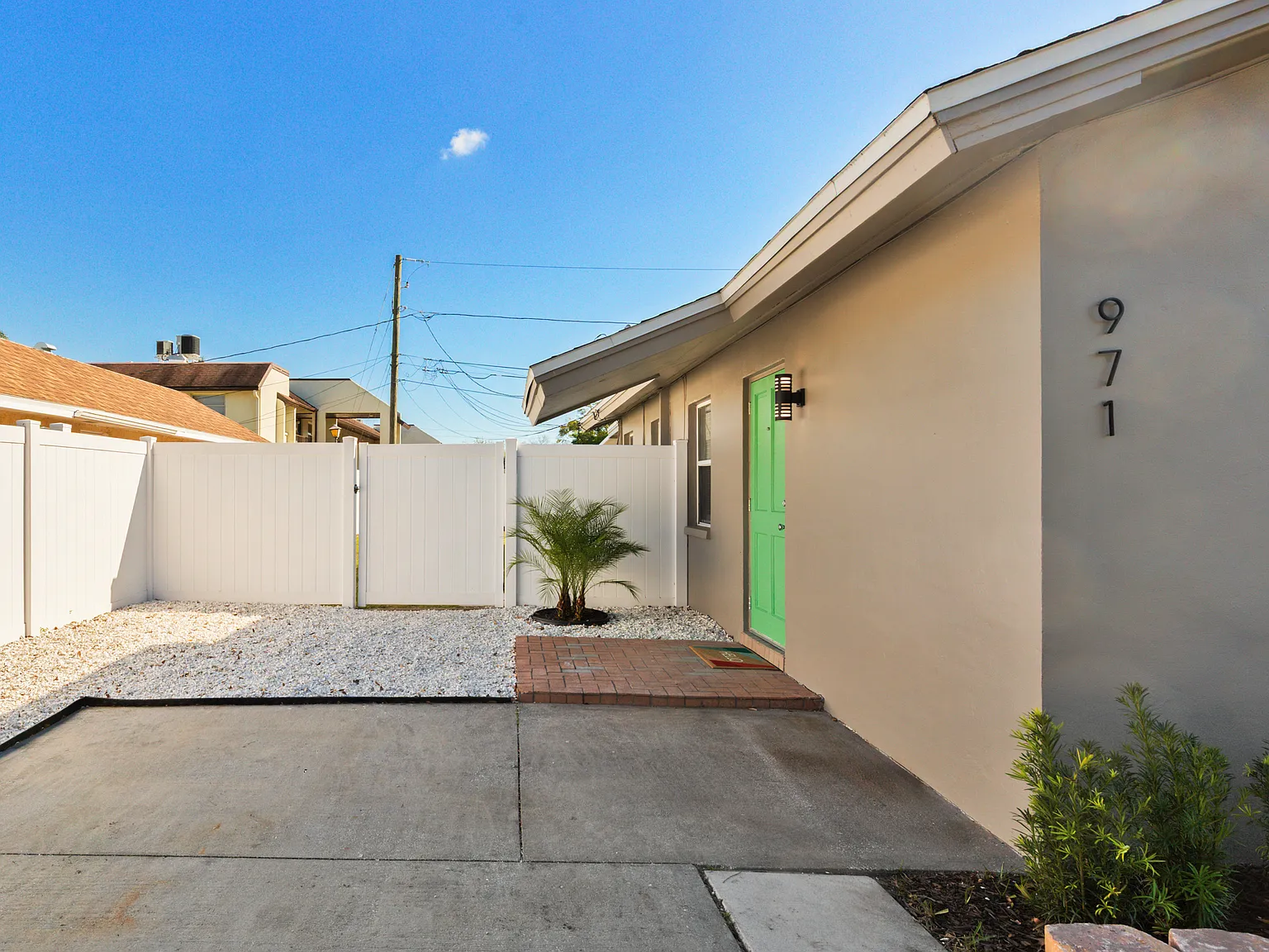 2 bed, 800 sqft, $1,695 — Photo 2