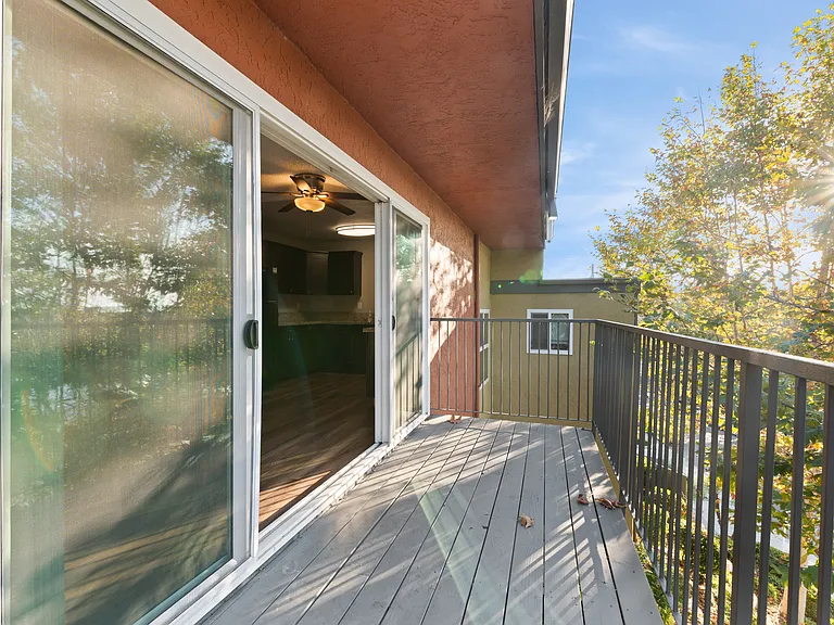 228 Las Flores Dr #19 — Photo 10