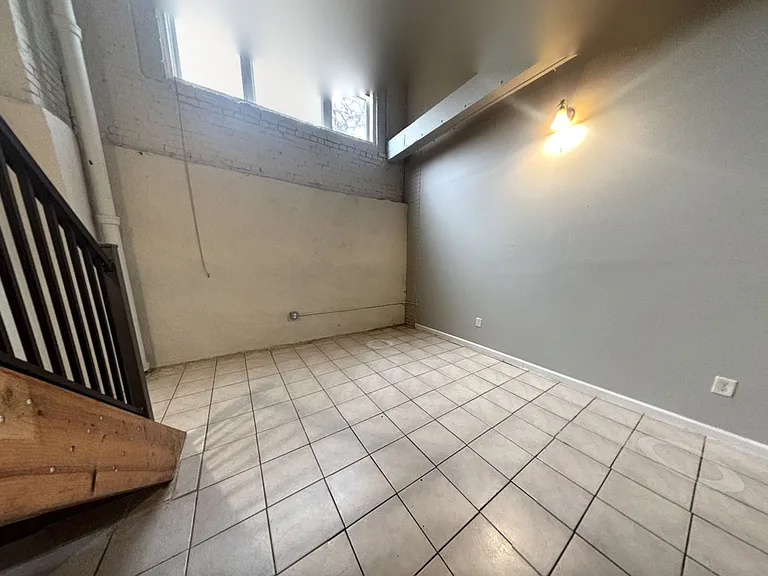 1302 W Cumberland Street — Photo 9