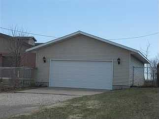 2nd image of 215 N Court St