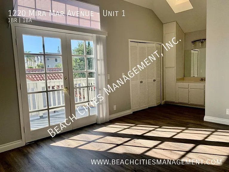 1220 Mira Mar Ave #1 — Photo 24
