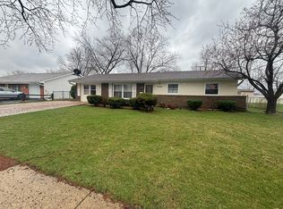 7994 Kensington Ln, Hanover Park, IL