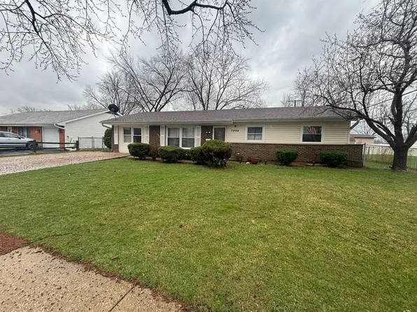 7994 Kensington Ln, Hanover Park, IL 60133