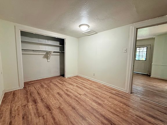 4th image of 208 N Moss St