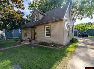 1027 Quincy St, North Mankato, MN 56003