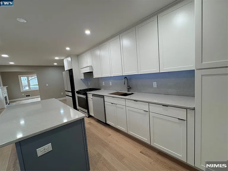 8 Dohrman Ave — Photo 10