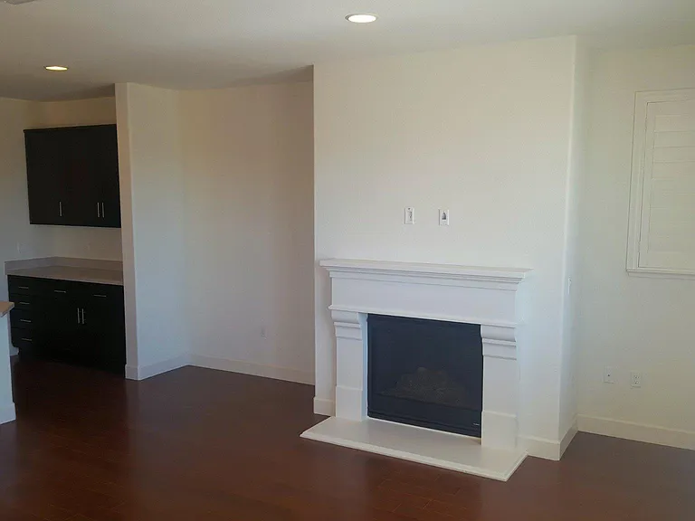2256 W Cantara Dr — Photo 2