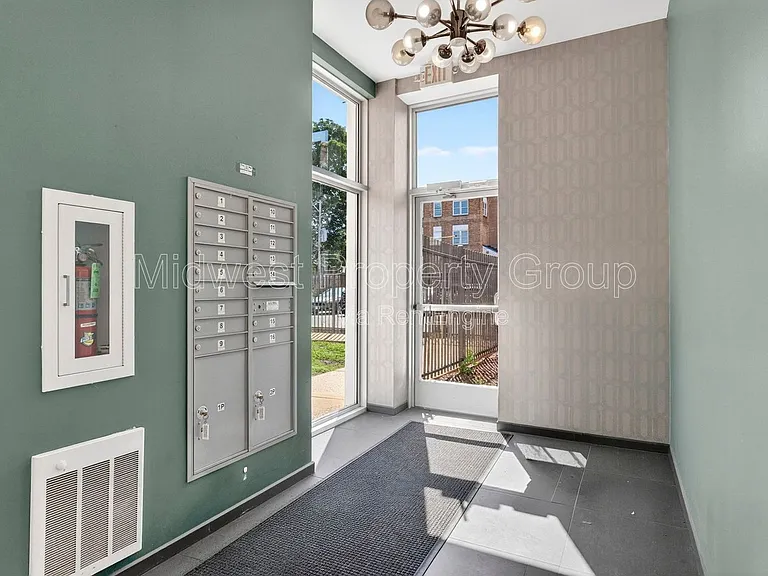 4100 Lindell Blvd #302 — Photo 25