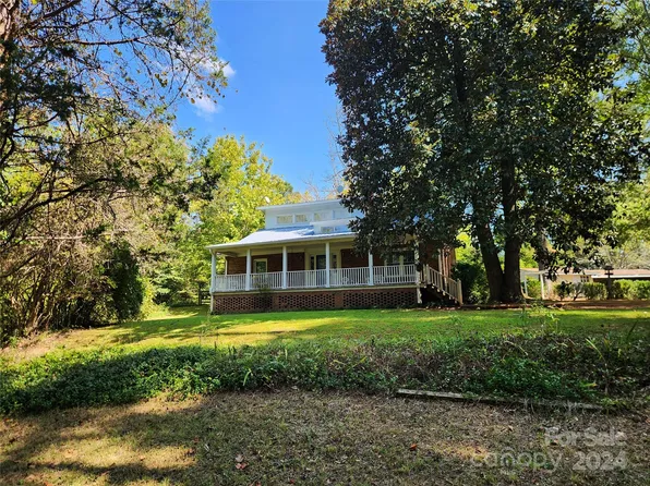 207 Southwinds Dr, Rutherfordton, NC 28139