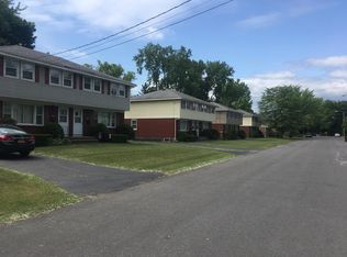 32 Commodore St, Albany, NY 12205