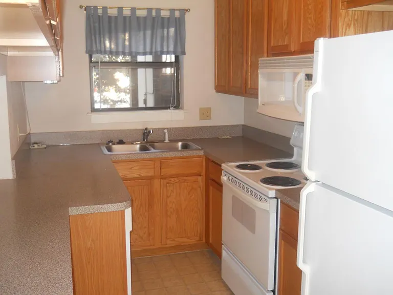225 E 8th Ave #C6 — Photo 3